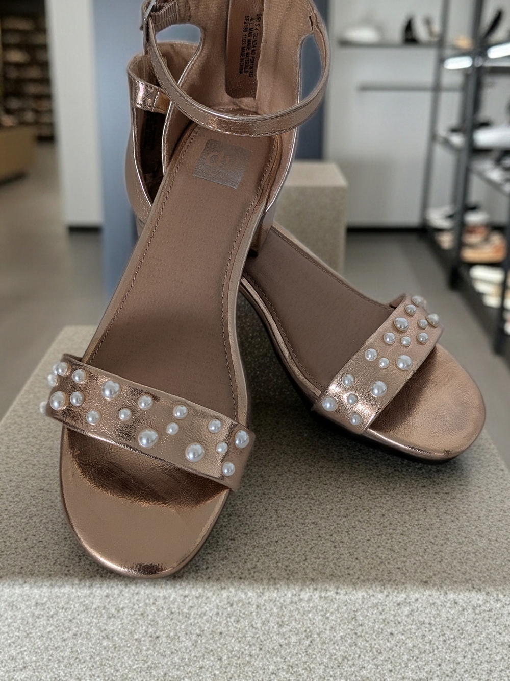 DV by Dolce Vita Pearl Block Heel Sandals Rose Gold Size 4 NWOT Wedding